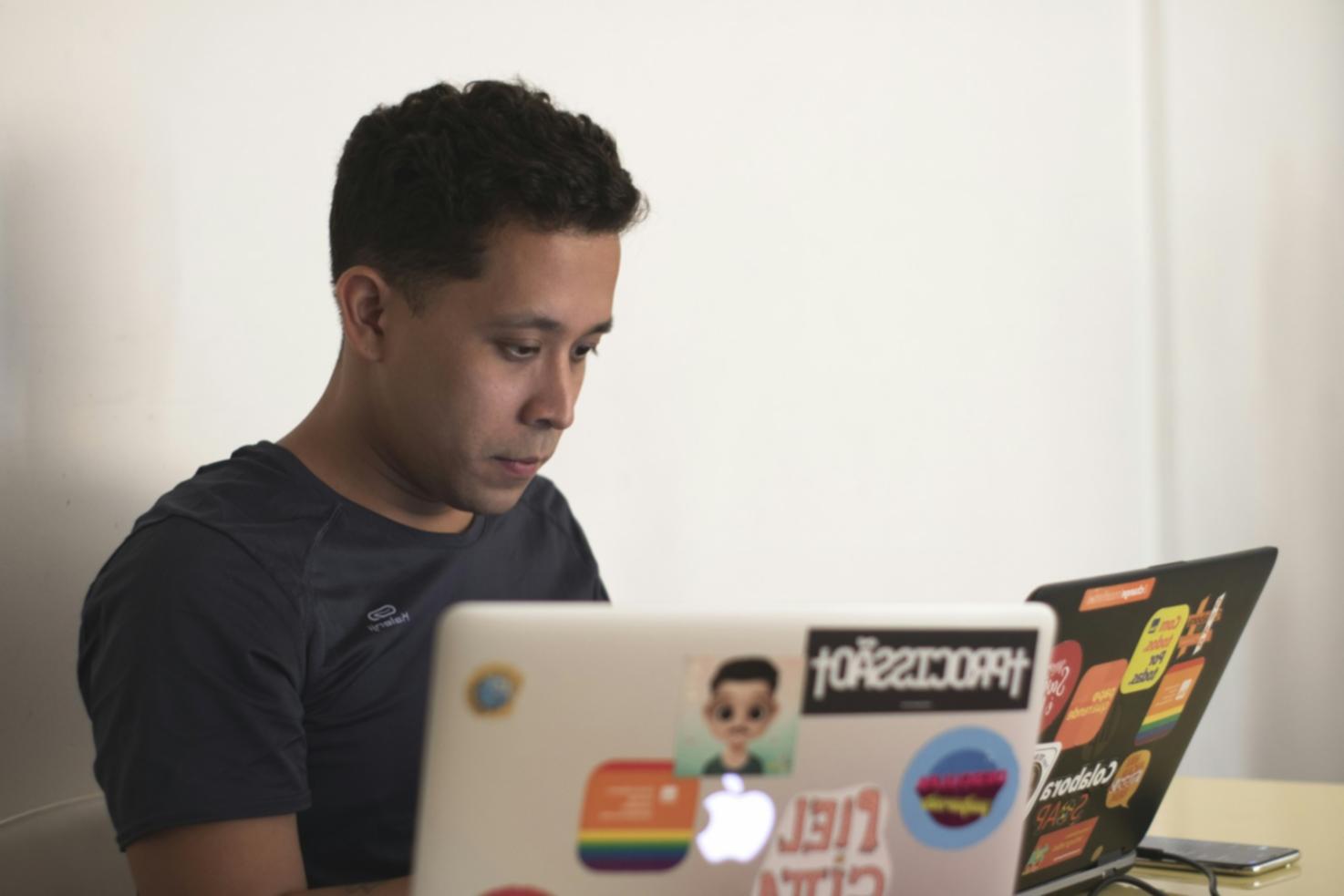 Professional styling workshop showcasing diverse learning approaches